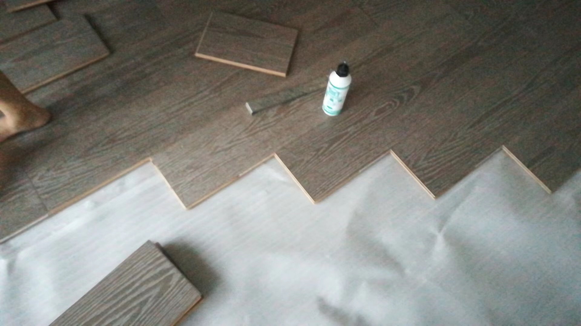 鋪木地板要注意哪些問(wèn)題？