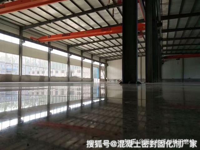 無塵車間地面都是這么造出來的，搞裝修的你認識這種材料嗎
