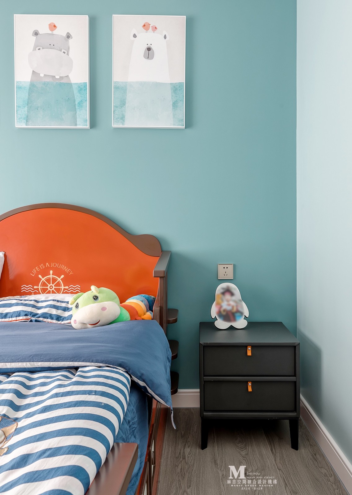 臥室床頭柜裝修效果圖傅曉設(shè)計懂得取悅自己，才是最奢現(xiàn)代簡約臥室設(shè)計圖片賞析