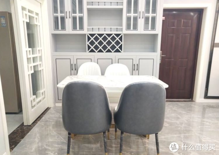 119㎡現(xiàn)代簡約三居室，20萬全包給熟人裝修，還沒開始入住先曬曬