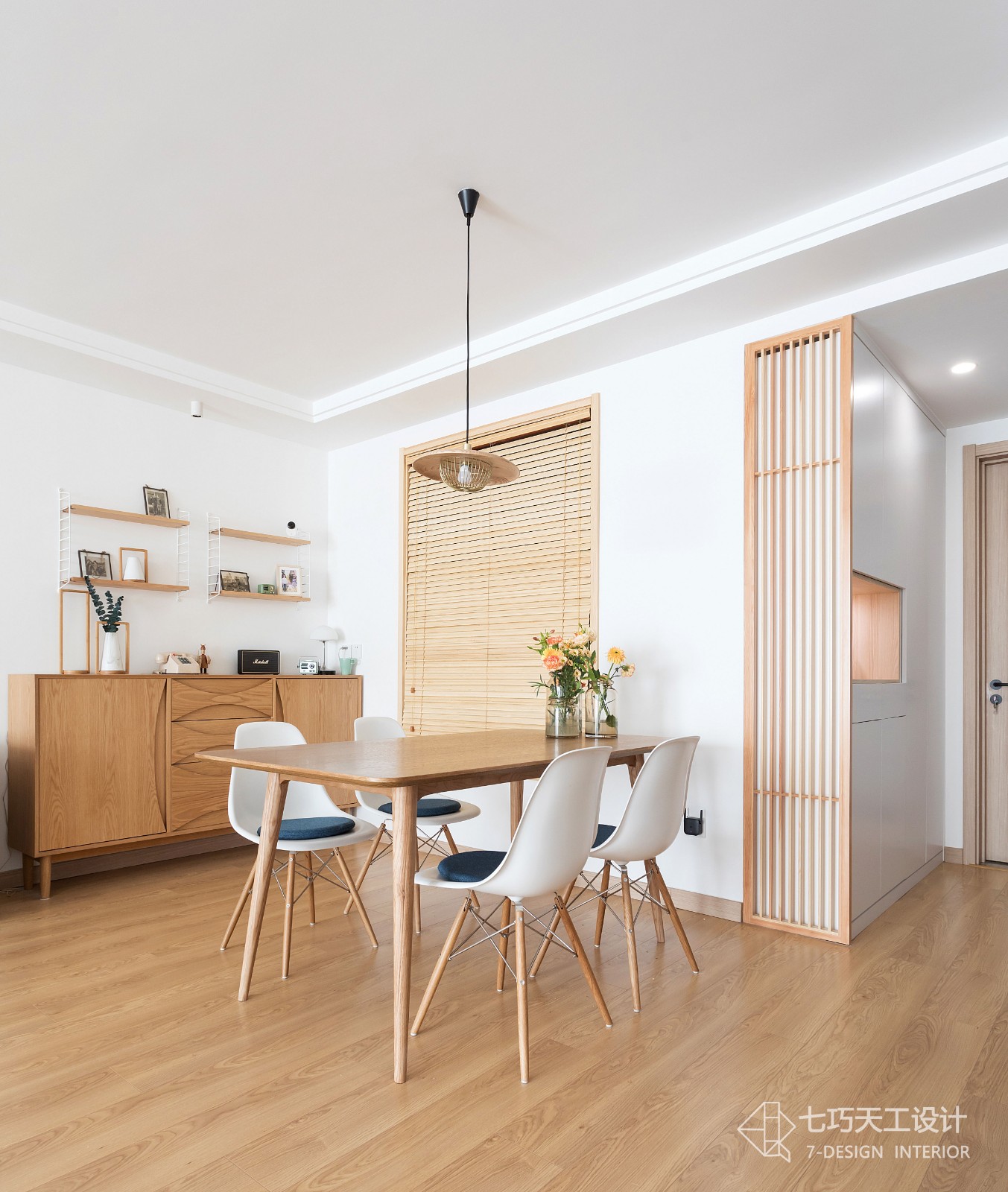 廚房木地板裝修效果圖124m2極簡muji風(fēng)公寓日式餐廳設(shè)計(jì)圖片賞析