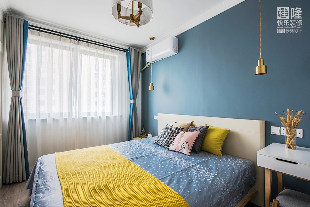 臥室窗簾裝修效果圖90㎡北歐風(fēng)二居室，詩意地棲居北歐極簡臥室設(shè)計(jì)圖片賞析