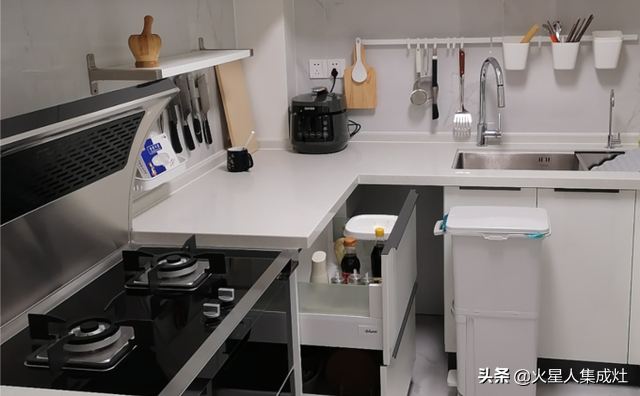 小u型廚房裝修效果圖_小戶型開(kāi)放式廚房裝修效果圖_小廚房裝修