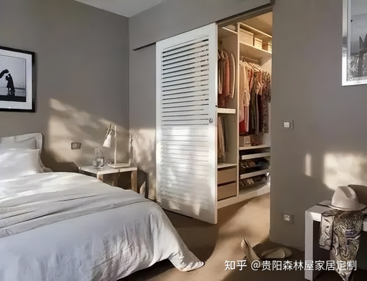 新房裝修，小戶型衣帽間怎么設(shè)計(jì)？教你4招輕松搞定