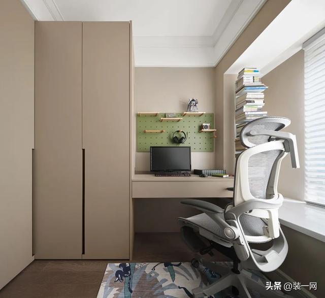 房屋浪漫布置圖片(95平米法式風(fēng)格裝修，輕奢浪漫居所，姐妹們的夢想小家)(圖9)