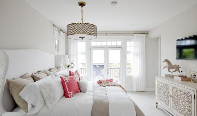 臥室?guī)ш柵_(tái)的20種美法，美不外露