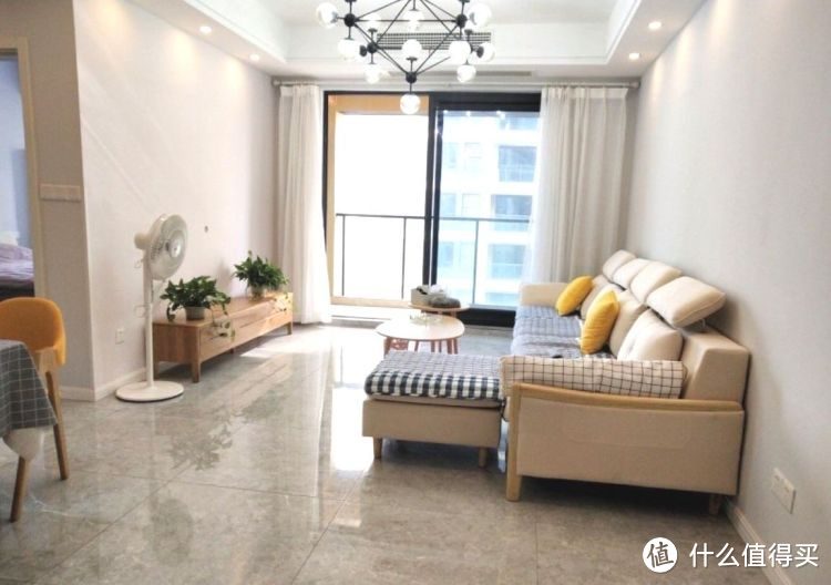 剛完工的新房，硬裝15萬設(shè)計(jì)成現(xiàn)代簡(jiǎn)約風(fēng)格，看一眼都是享受