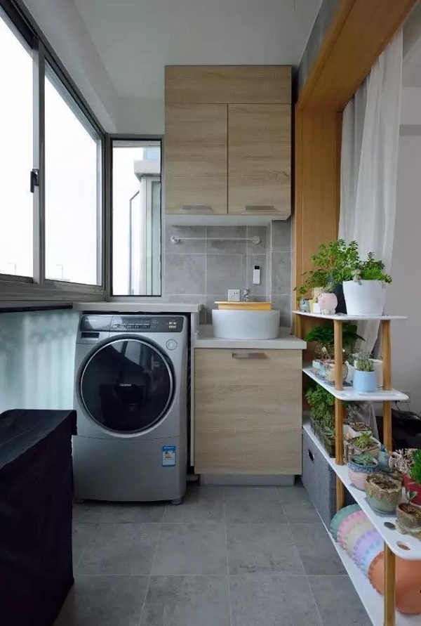 現(xiàn)代簡(jiǎn)約陽臺(tái)柜子裝修效果圖_陽臺(tái)柜子裝修效果圖_洗衣機(jī)柜子陽臺(tái)裝修