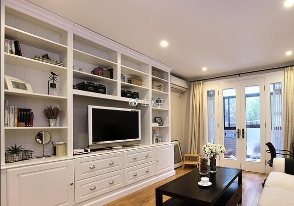 家裝電視背景墻效果圖，這樣的設(shè)計在訴說不同的故事