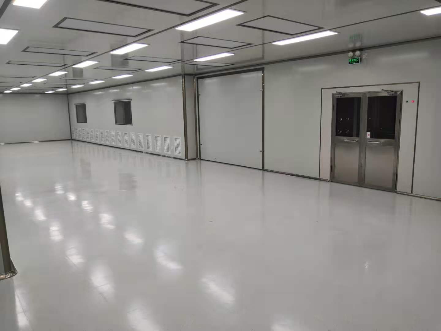 車間無(wú)塵服顏色_無(wú)塵化車間_無(wú)塵車間裝修價(jià)格