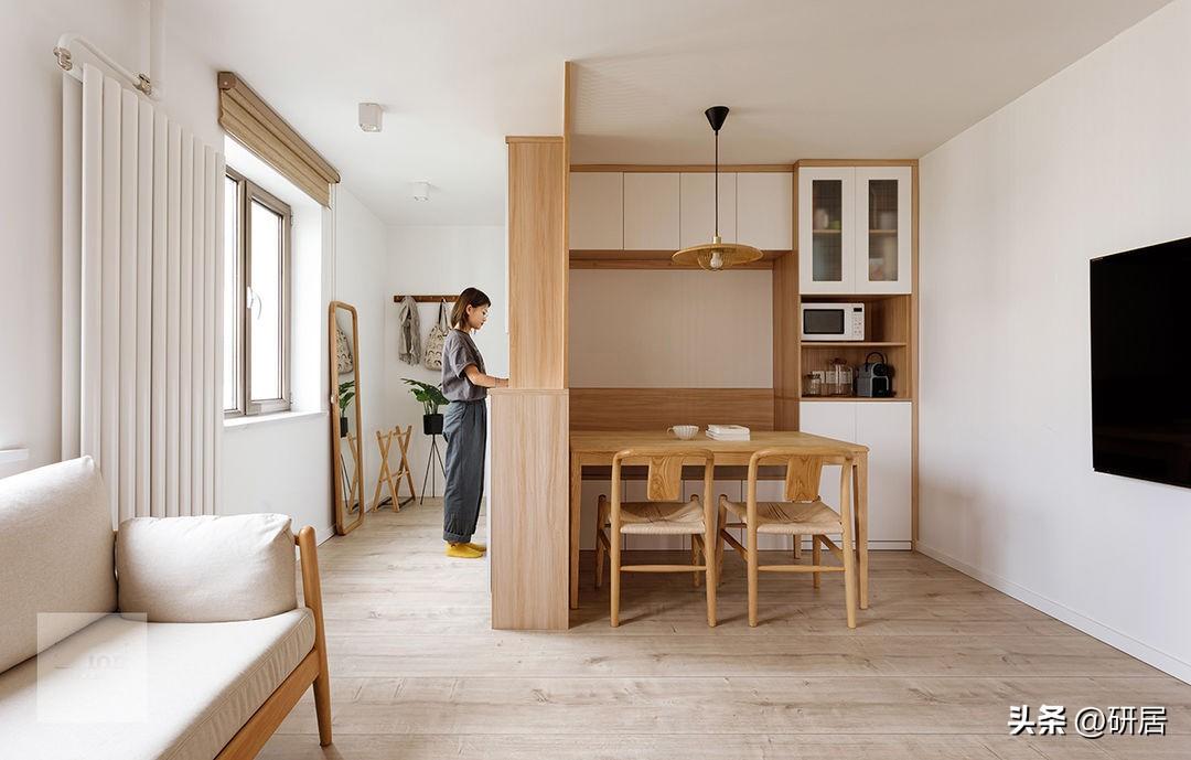 這套小戶型改造太絕了，換入戶門的方向，大量收納，還很溫暖明亮