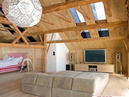 斜頂閣樓裝修效果圖_閣樓裝修設(shè)計_北京酒店配飾公司介紹幾大別墅閣樓裝修注意事項(xiàng)