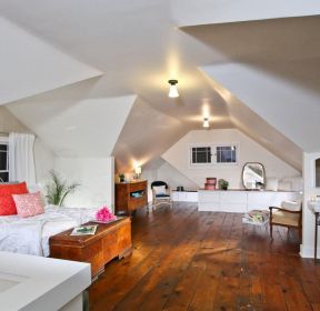 斜頂閣樓裝修效果圖_閣樓裝修設(shè)計_北京酒店配飾公司介紹幾大別墅閣樓裝修注意事項(xiàng)