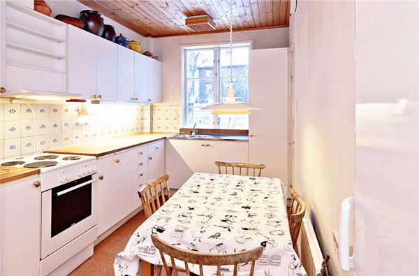 櫥柜巧妙設(shè)計，打造舒適廚房空間