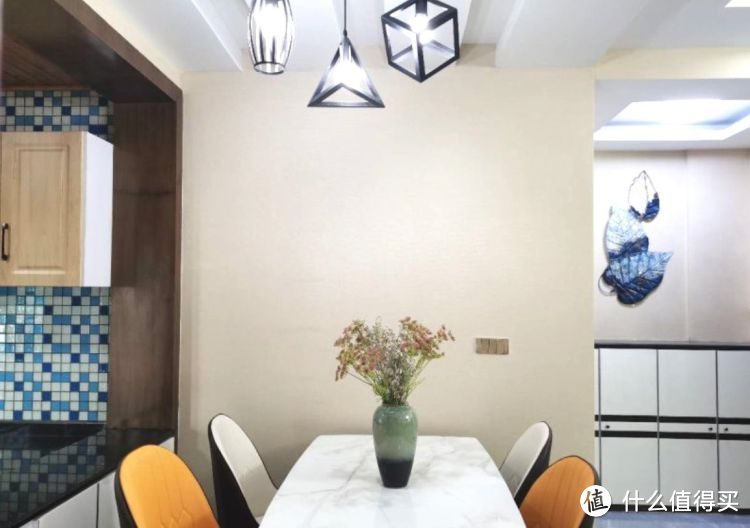 136㎡錯(cuò)層大四房，優(yōu)雅的新中式裝修，衣柜里面裝廁所，誰(shuí)見(jiàn)過(guò)？