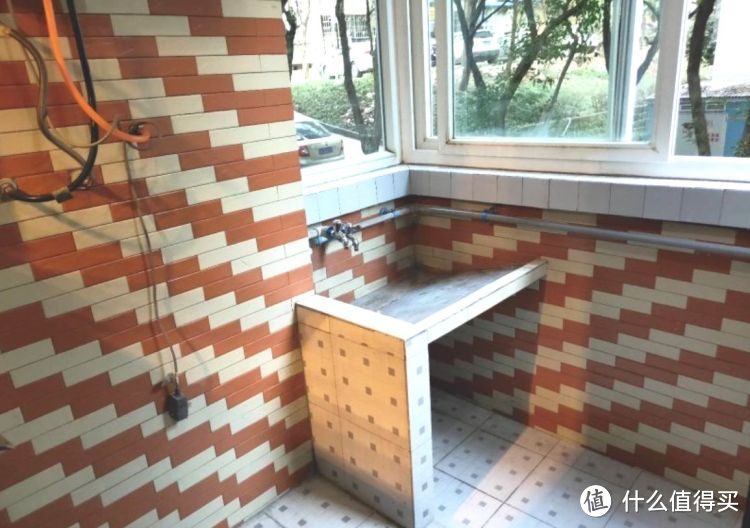 136㎡錯(cuò)層大四房，優(yōu)雅的新中式裝修，衣柜里面裝廁所，誰(shuí)見(jiàn)過(guò)？