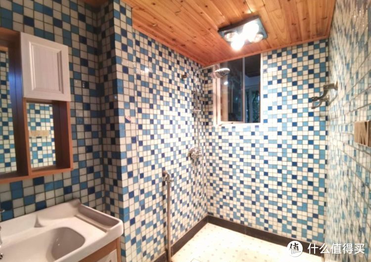 136㎡錯(cuò)層大四房，優(yōu)雅的新中式裝修，衣柜里面裝廁所，誰(shuí)見(jiàn)過(guò)？