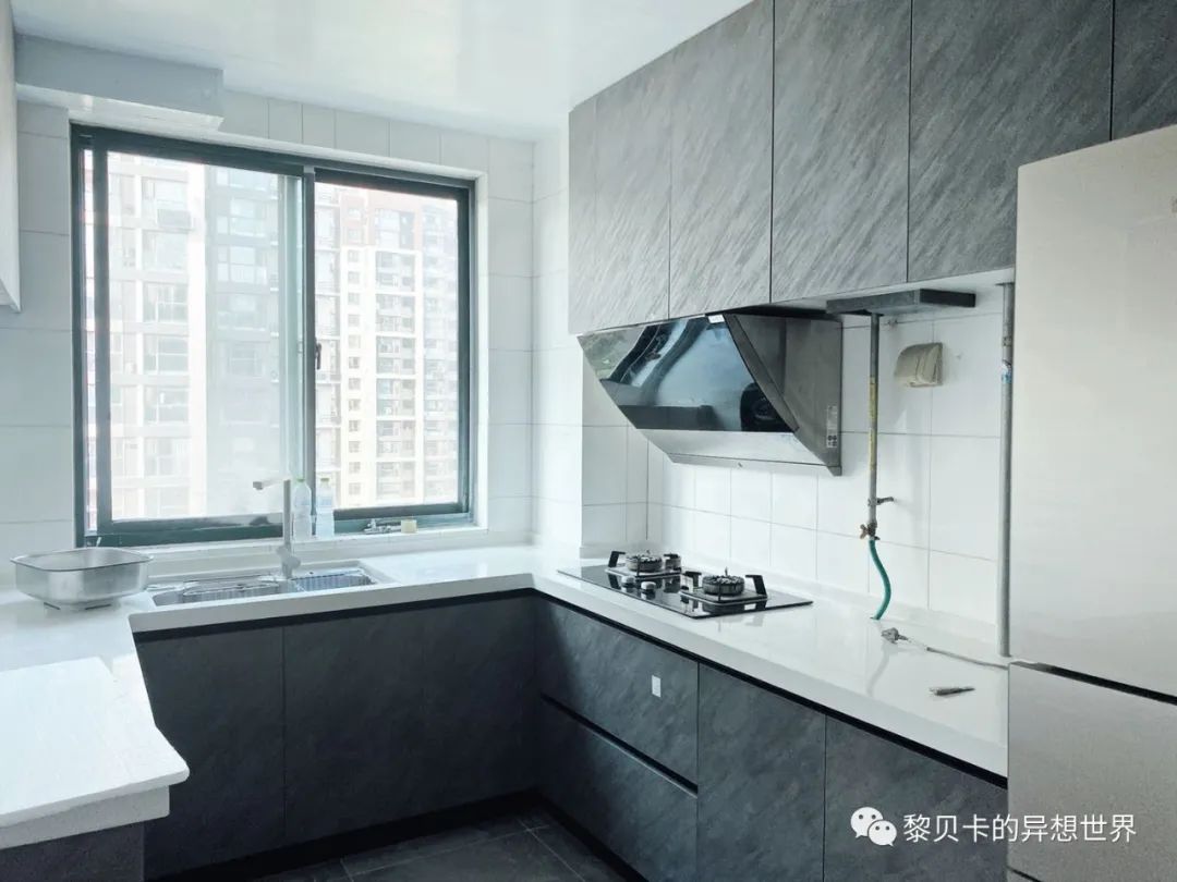 內(nèi)衣店裝修圖_內(nèi)衣實體店裝修風(fēng)格圖_內(nèi)衣飾品店裝修圖片