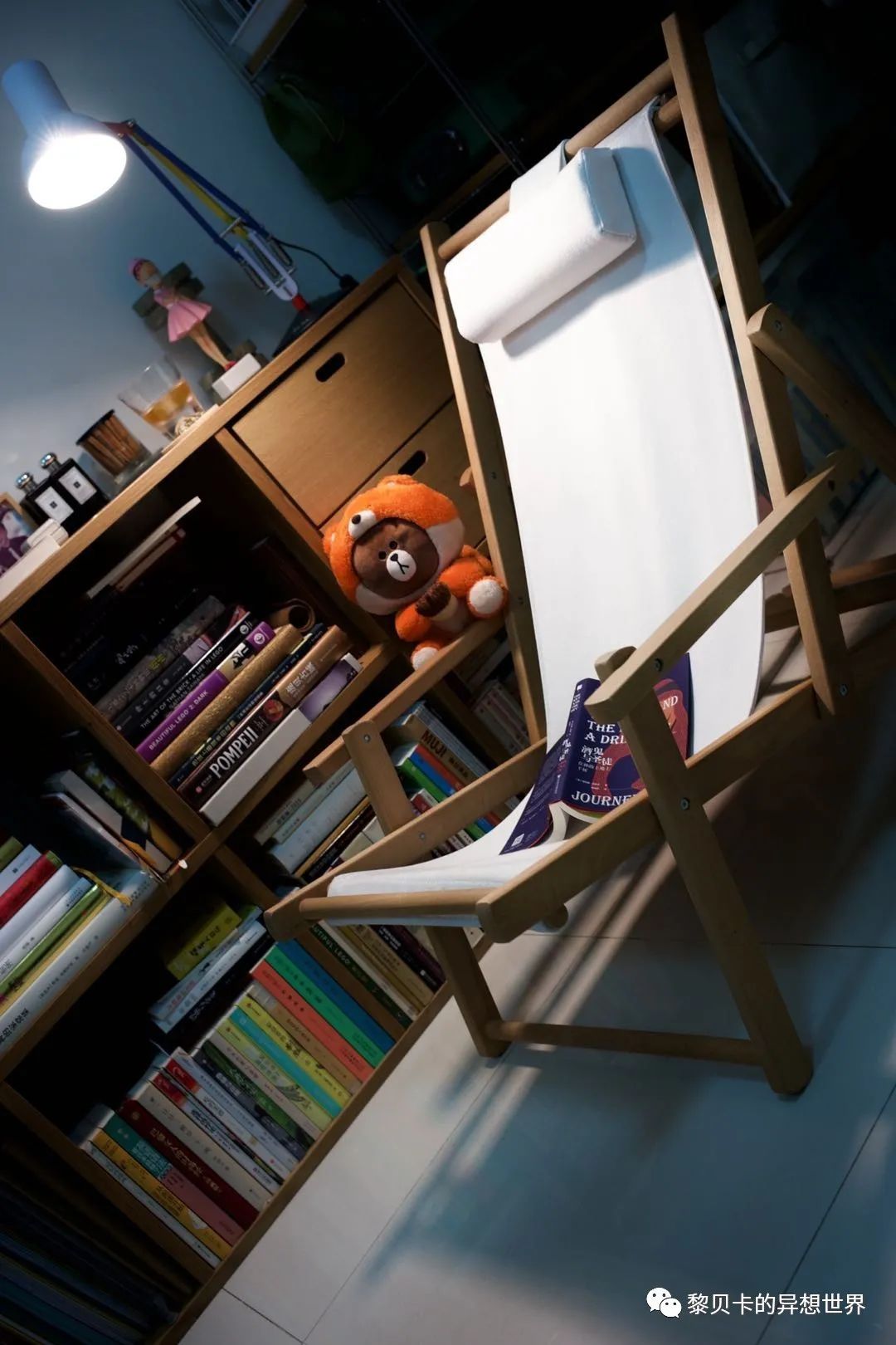 內(nèi)衣實體店裝修風(fēng)格圖_內(nèi)衣店裝修圖_內(nèi)衣飾品店裝修圖片