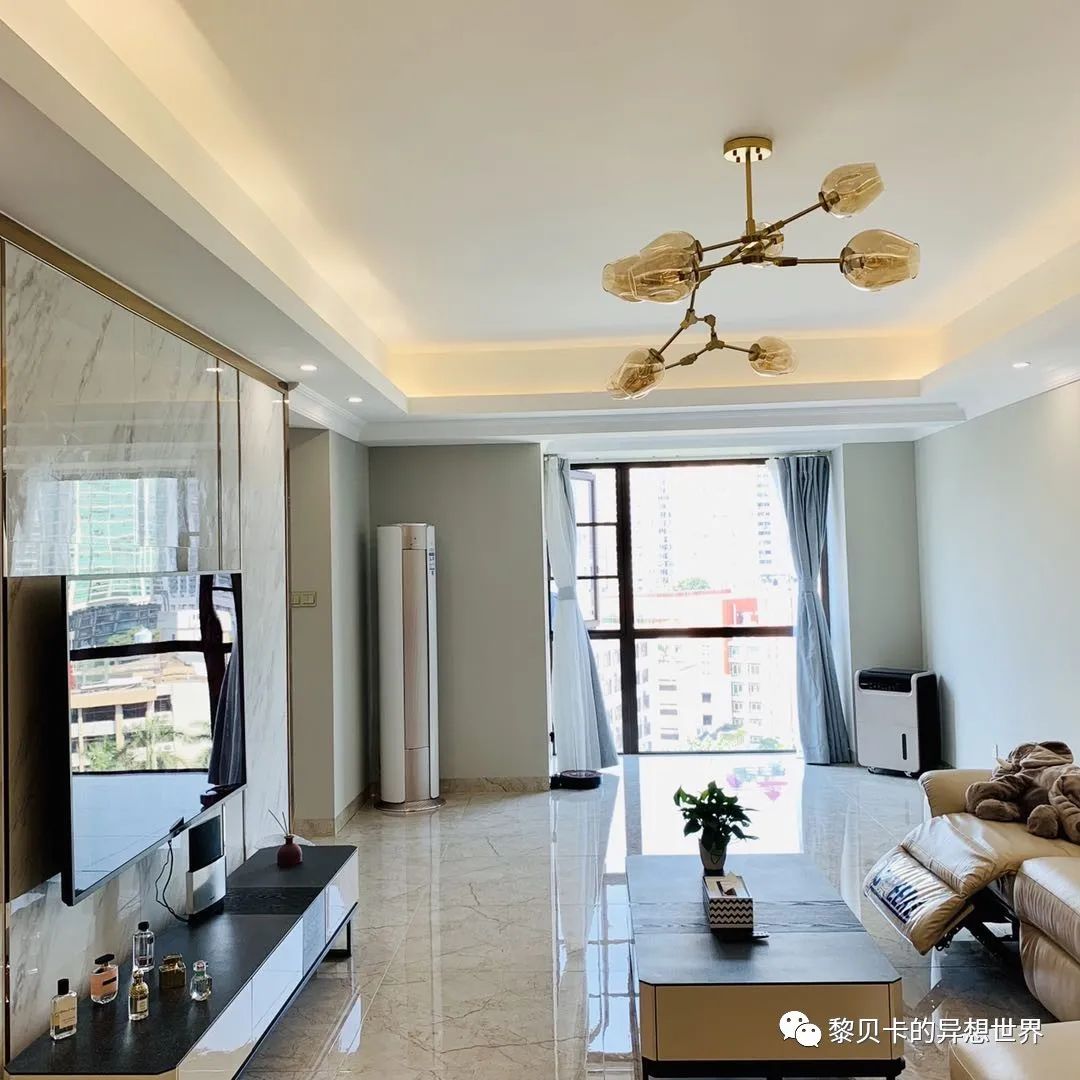 內(nèi)衣飾品店裝修圖片_內(nèi)衣實體店裝修風(fēng)格圖_內(nèi)衣店裝修圖