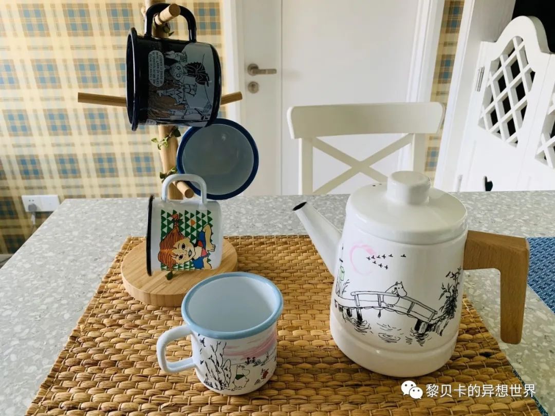 內(nèi)衣店裝修圖_內(nèi)衣實體店裝修風(fēng)格圖_內(nèi)衣飾品店裝修圖片