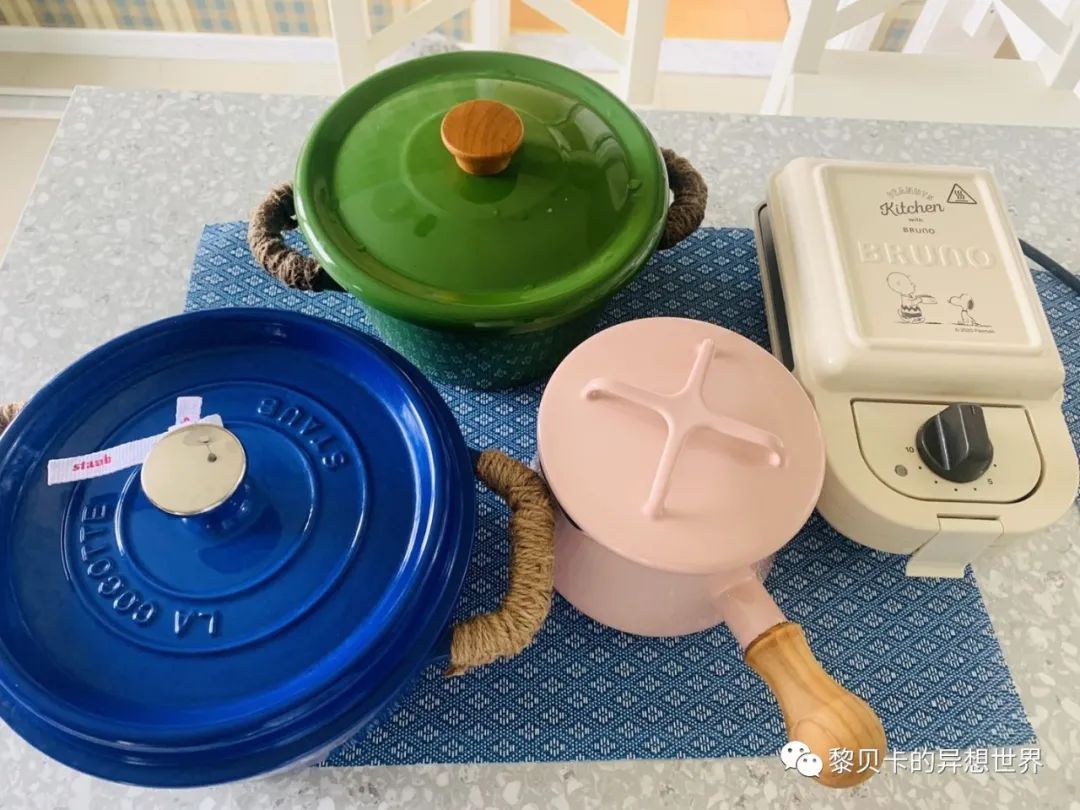 內(nèi)衣飾品店裝修圖片_內(nèi)衣實體店裝修風(fēng)格圖_內(nèi)衣店裝修圖