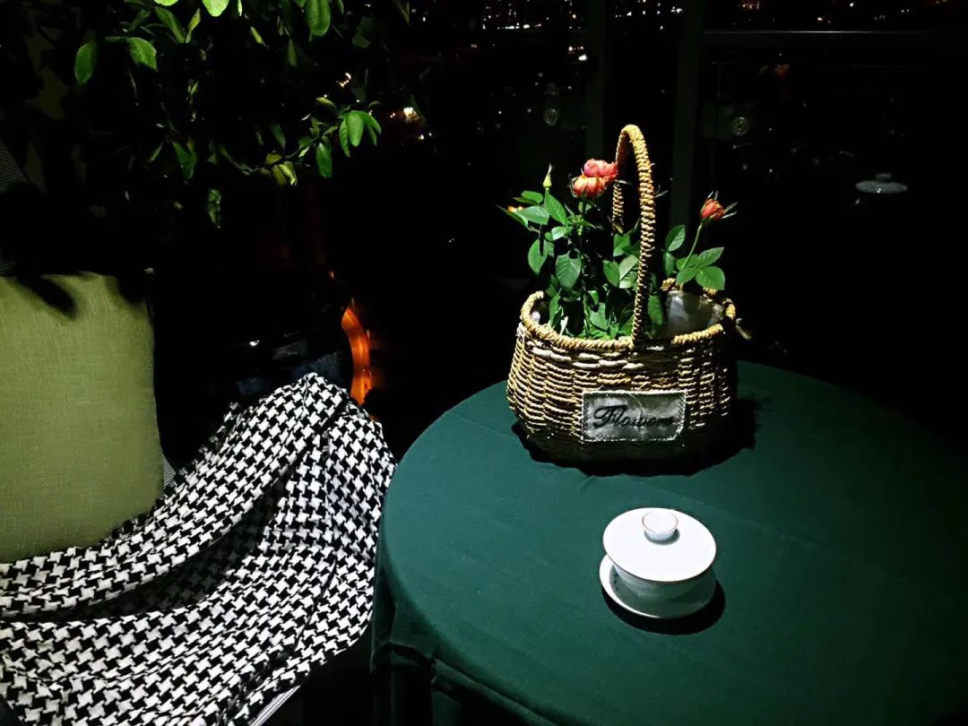 內(nèi)衣飾品店裝修圖片_內(nèi)衣實體店裝修風(fēng)格圖_內(nèi)衣店裝修圖