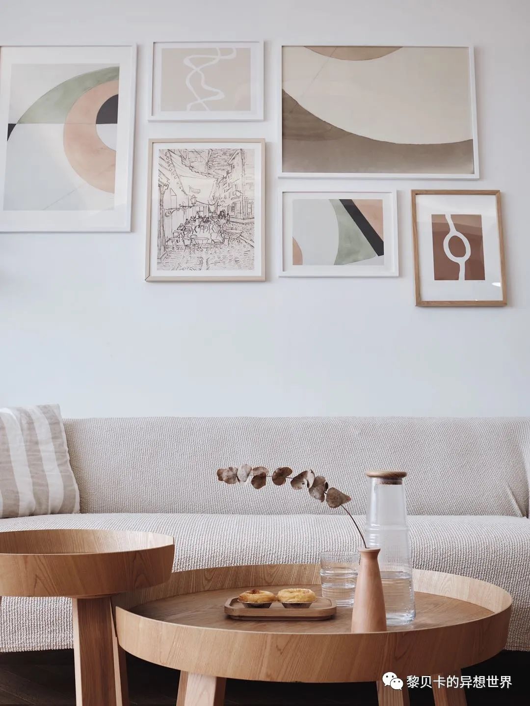 內(nèi)衣實體店裝修風(fēng)格圖_內(nèi)衣店裝修圖_內(nèi)衣飾品店裝修圖片