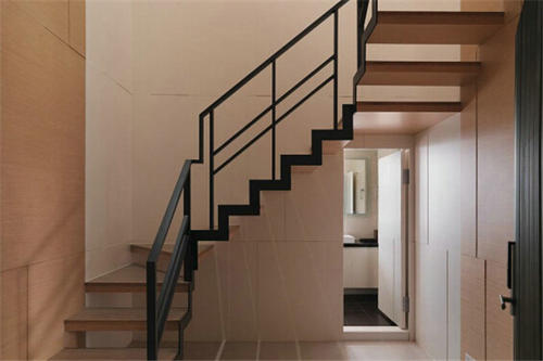 樓梯下怎么設(shè)計(jì)衛(wèi)生間？