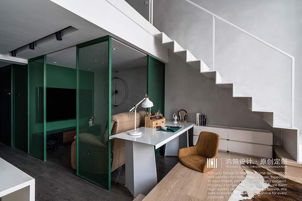 功能區(qū)裝修效果圖獨(dú)居LOFT，觀影、辦公、居住潮流混搭功能區(qū)設(shè)計圖片賞析