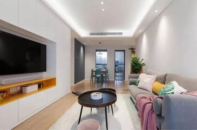 西安二手房翻新裝修改造：臟亂舊80平老房，重裝后差別太大