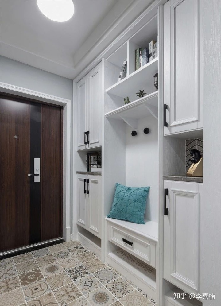 進門鞋柜玄關裝修效果圖_玄關鞋柜裝修效果圖_小玄關鞋柜裝修效果圖