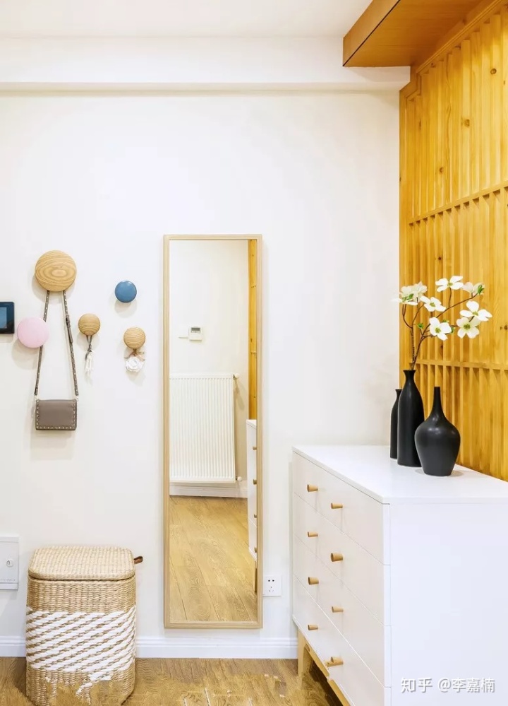 進門鞋柜玄關裝修效果圖_小玄關鞋柜裝修效果圖_玄關鞋柜裝修效果圖