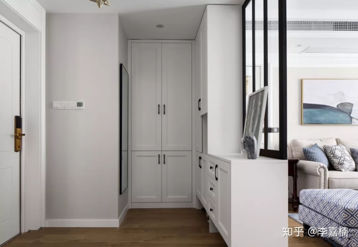 進門鞋柜玄關裝修效果圖_小玄關鞋柜裝修效果圖_玄關鞋柜裝修效果圖