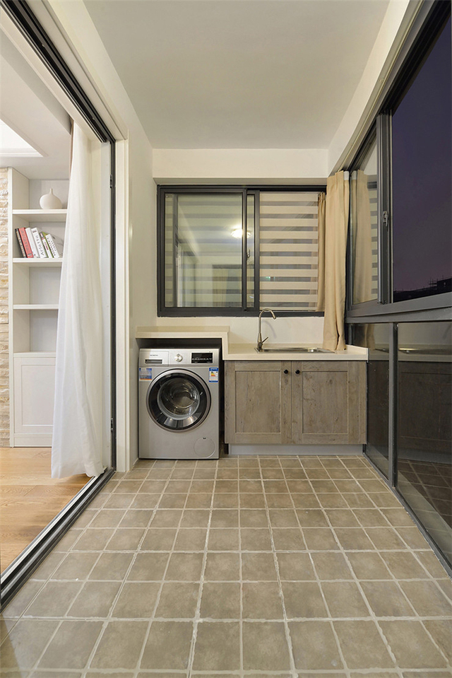 自助餐廳裝修效果工業(yè)風(fēng)圖_單身公寓裝修效果圖_10圖萬達公寓精裝修30萬入住