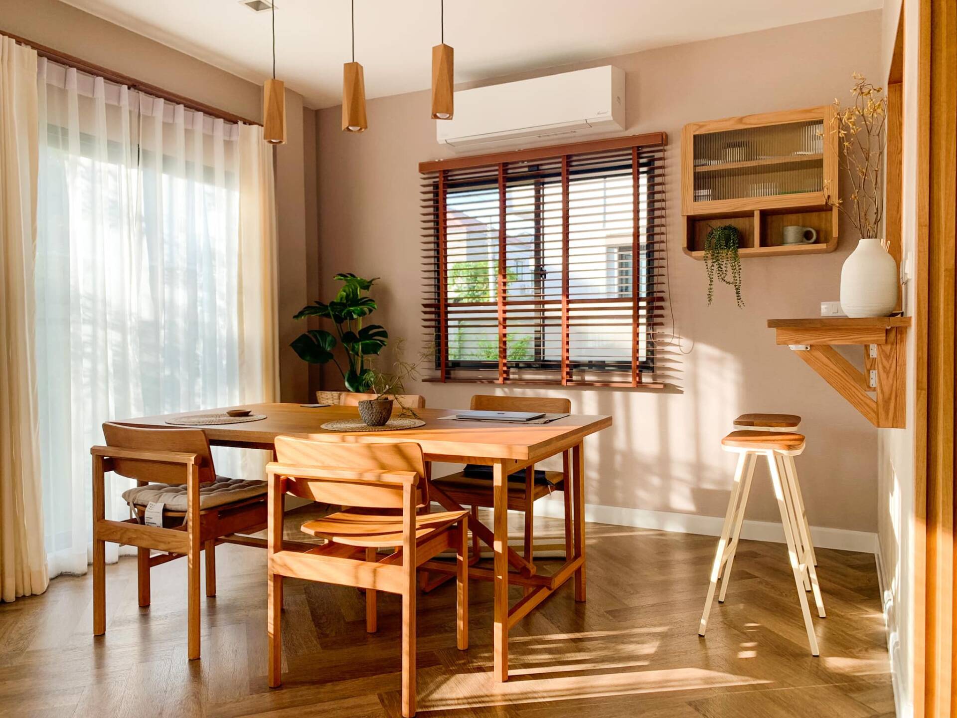 看了這一棟別墅，我才意識(shí)到：裝修可以不奢華，但一定要有煙火氣