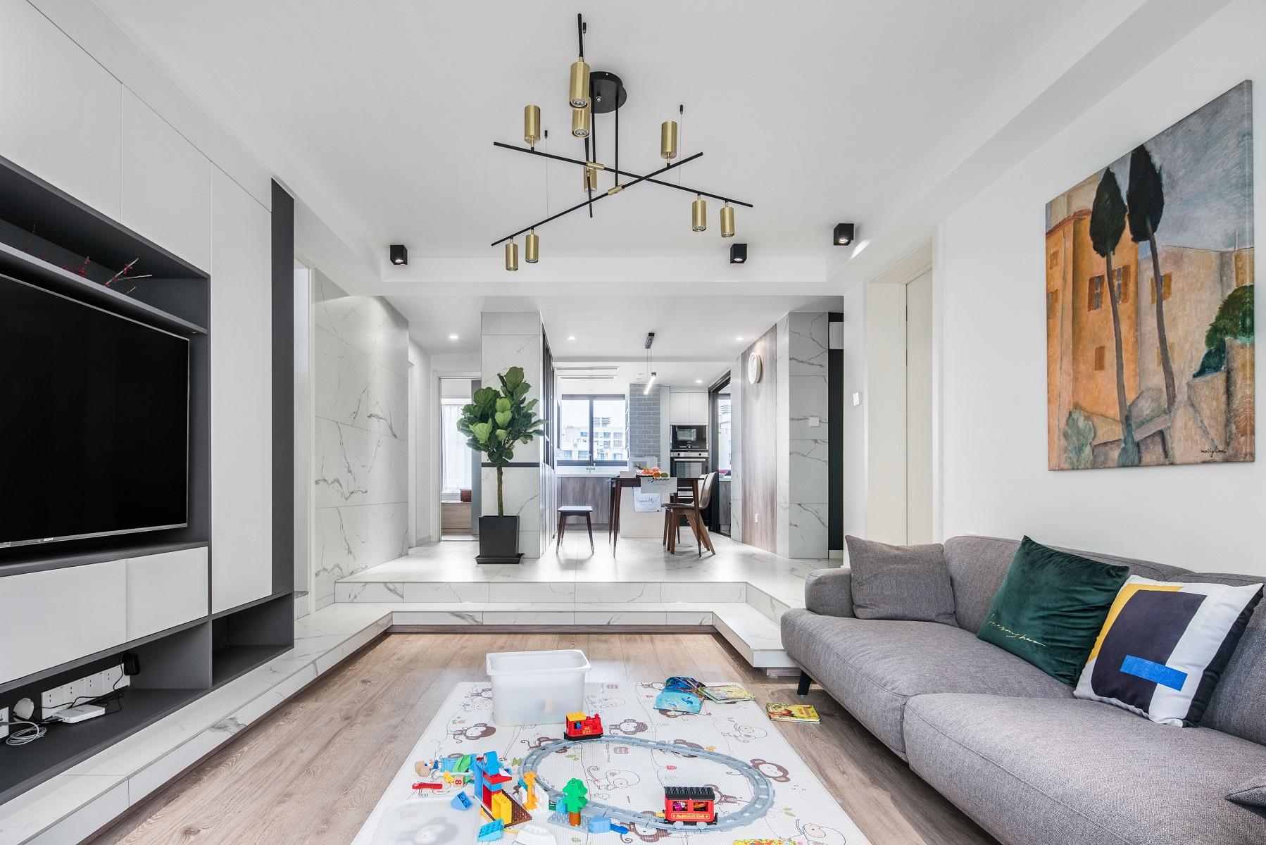 “去客廳化”正流行，客廳地面抬高30cm，做下沉式設(shè)計，多個茶室