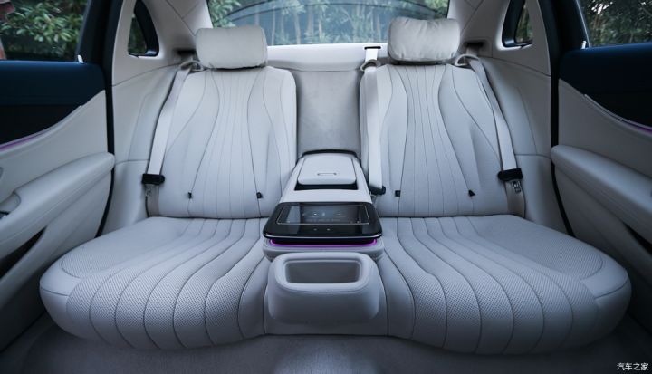 奔馳2022款即將上市新車E300運(yùn)動豪華_14款奔馳e300_致勝2010款豪華運(yùn)動款輪胎規(guī)格