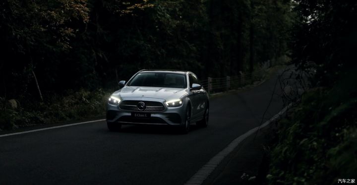 14款奔馳e300_致勝2010款豪華運(yùn)動款輪胎規(guī)格_奔馳2022款即將上市新車E300運(yùn)動豪華