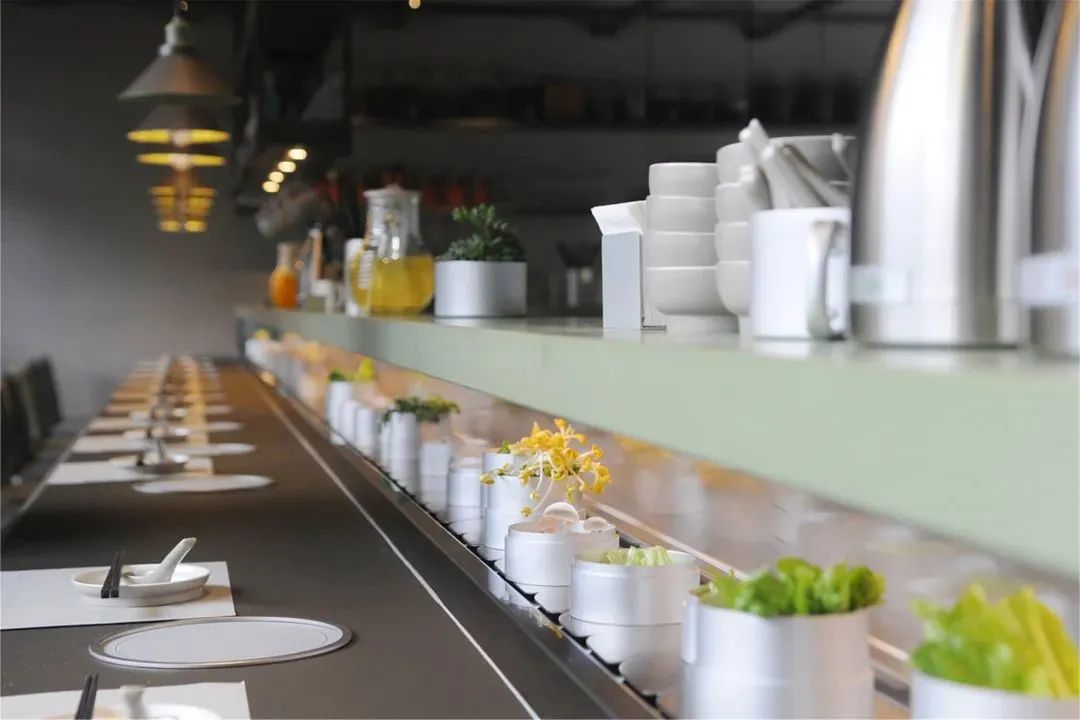 時尚火鍋店裝修_炫轉(zhuǎn)時尚火鍋?zhàn)灾?世購店)怎么樣_時尚童裝店裝修效果圖