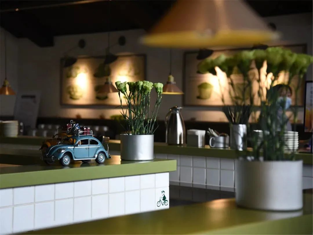 時尚火鍋店裝修_時尚童裝店裝修效果圖_炫轉(zhuǎn)時尚火鍋?zhàn)灾?世購店)怎么樣