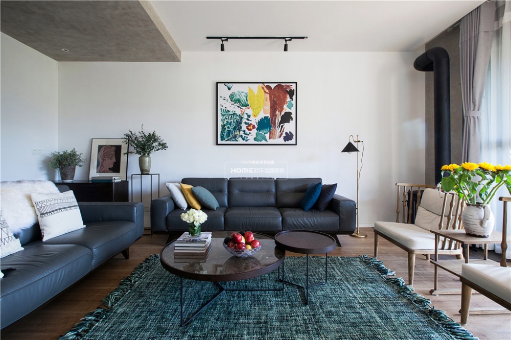 客廳窗簾裝修效果圖水泥墻+原木風(fēng)，這個(gè)北歐不一樣北歐極簡(jiǎn)客廳設(shè)計(jì)圖片賞析